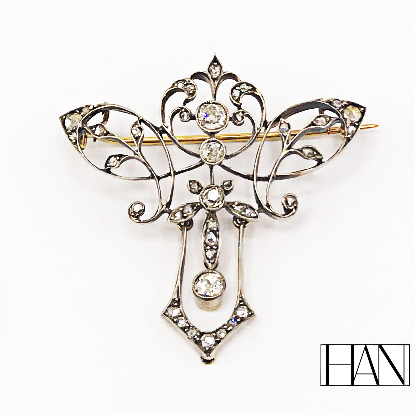 Antique Art Nouveau Brooch in Platinum and 18k Gold with Diamonds