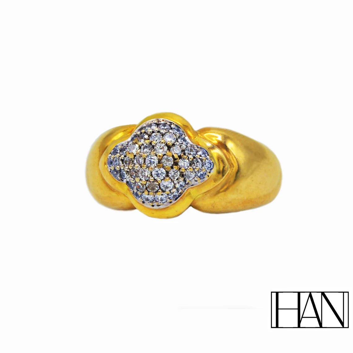 Vintage 18k Gold Bombé Ring with Pave Diamonds – Timeless Elegance