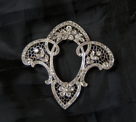 Exquisite Art Nouveau 18K Gold and Platinum Diamond Brooch