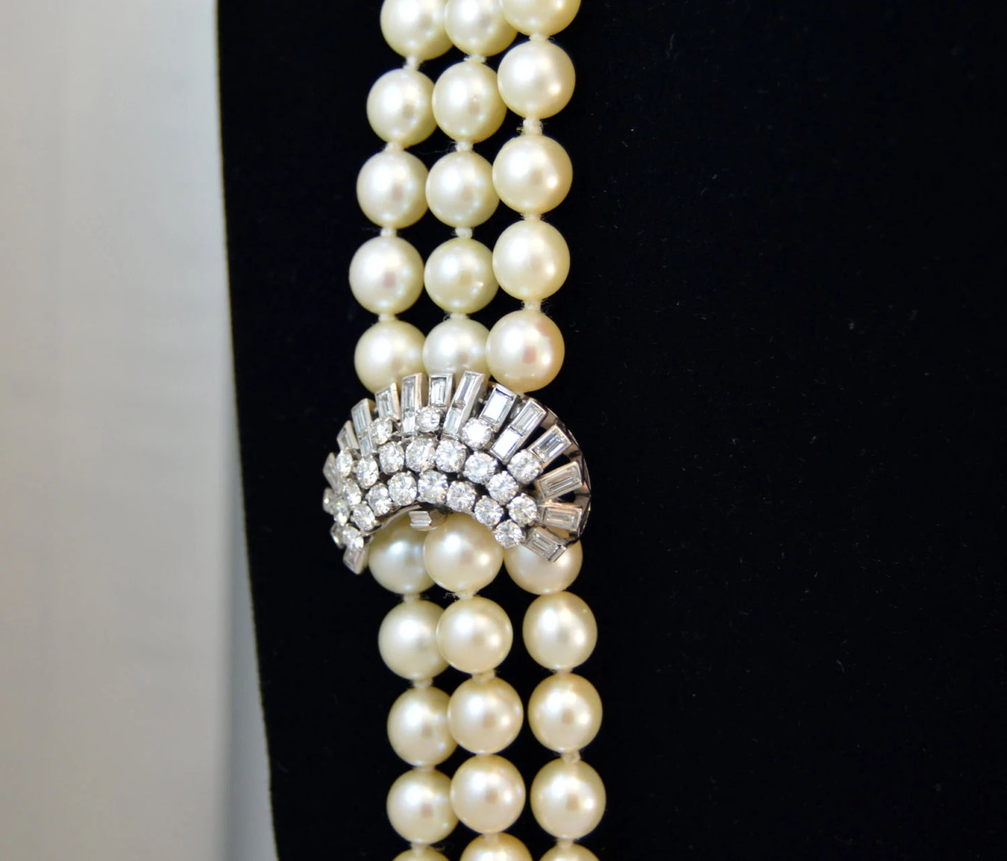 Exquisite Platinum Diamond Three-Strand Pearl Necklace – Timeless Luxury