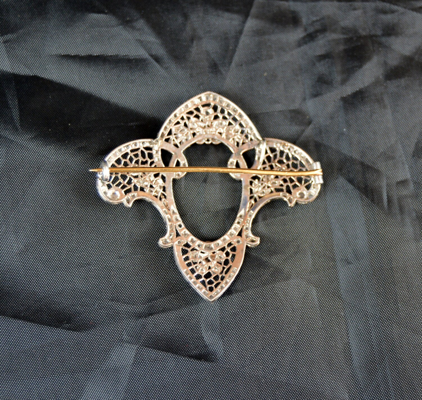 Exquisite Art Nouveau 18K Gold and Platinum Diamond Brooch