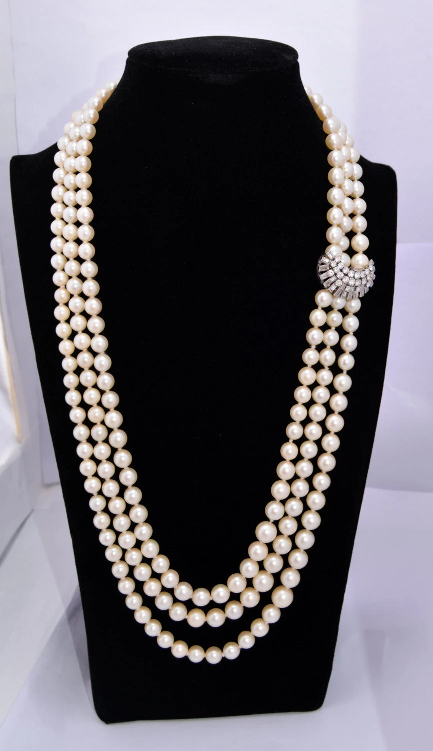 Exquisite Platinum Diamond Three-Strand Pearl Necklace – Timeless Luxury