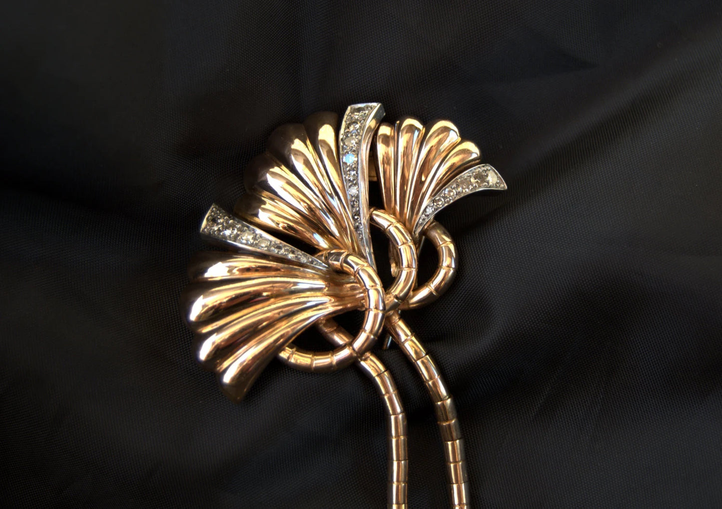 Vintage 1940s 18K Yellow Gold and Diamond Brooch